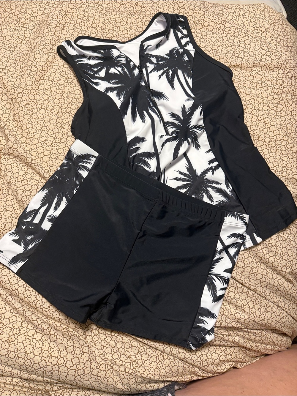 NWOT Palm-Print Black & White Women's Tankini with Swim Shorts